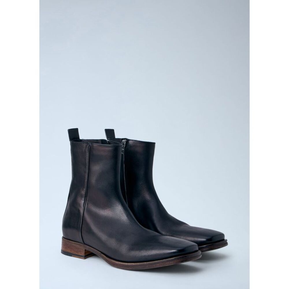 Acne Studios Men Leather Ankle Boots - Picture 2 of 6